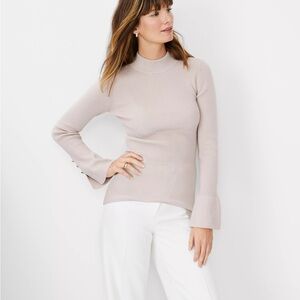 ⭐️NWT⭐️ Ann Taylor Cream Color Mock Turtleneck w/ Bell Sleeve & Rhinestone Sz XL